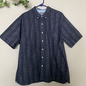 Van Heusen Men’s Short Sleeve Never Tuck Casual Dress Shirt